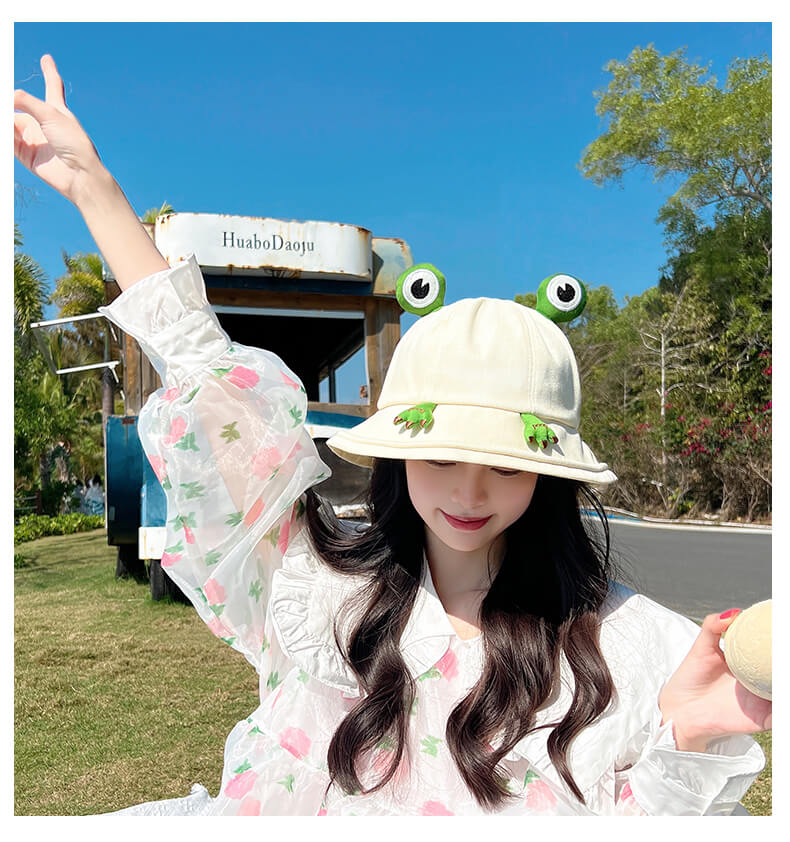 Cute little frog Bucket hat for going out in summer