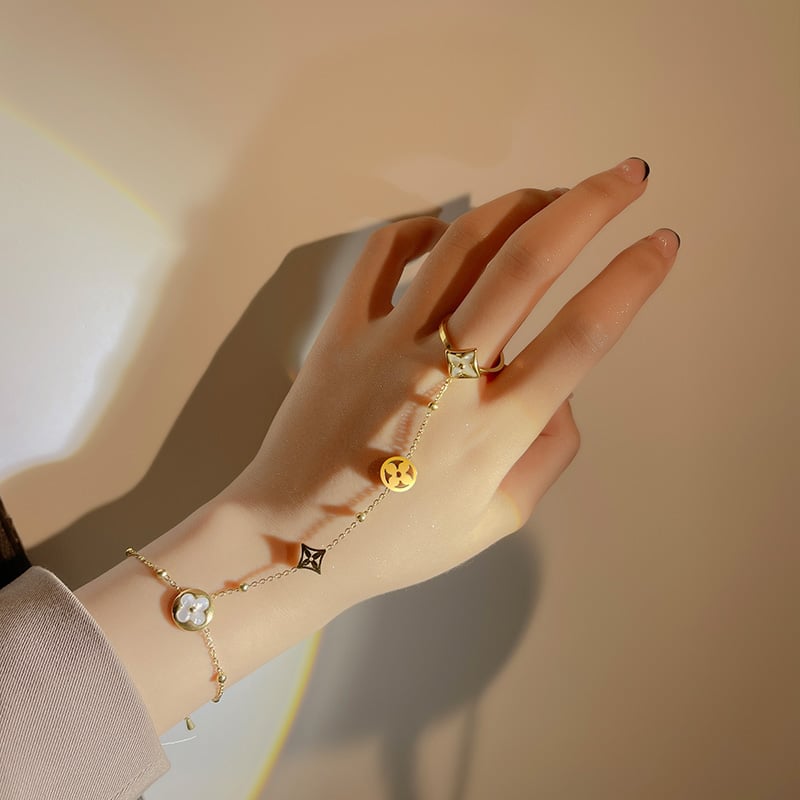 Light luxury and high-end bracelet integrated with ring chain